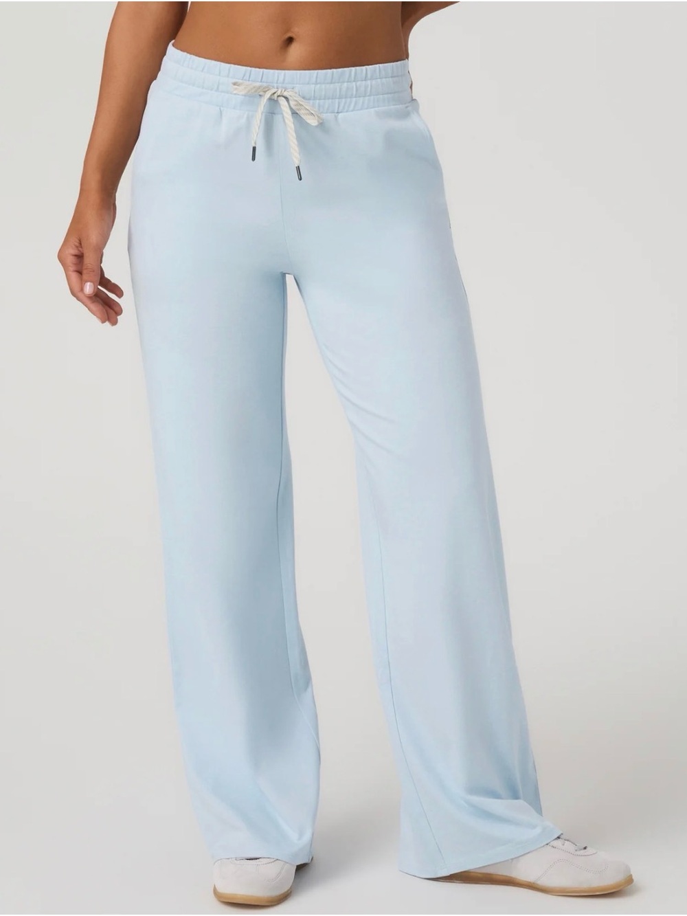 NWT Vuori Essential Wideleg in Sky Heather
